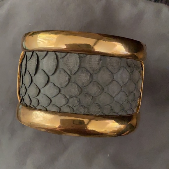 Kara Ross Large Wide Lizard & Swarovski Gems Gold Hinged Statement Cuff NWT - Picture 2 of 8